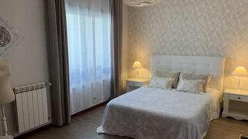2 bedrooms, bed sheets