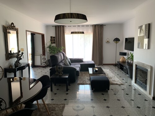 Apartment with a Terrace and Pool for 4 People, 10 km from Porto
