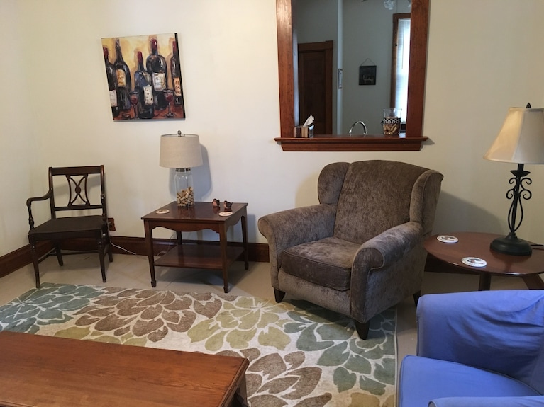 Kork Haus - Whole House Rental In Downtown Hermann - Hermann, MO