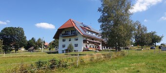 Cozy vacation apartment just 3 km from Schluchsee - ideal for families & couples