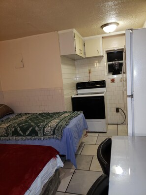 Room - DELIGHTFUL 1 BED 1 BATH APT IN HOLLYWOOD FLORIDA (Hollywood)