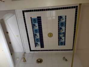 Bathroom - DELIGHTFUL 1 BED 1 BATH APT IN HOLLYWOOD FLORIDA (Hollywood)