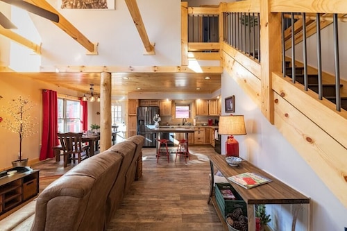 Just Built New Cabin In the Valley Year Round Access, The Barn Owl