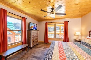 3 bedrooms, iron/ironing board, Internet, bed sheets