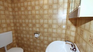Unclassified image, 4 of 26, button - Quaint Apartment in Matrei in Osttirol With Mountain Views (Matrei in Osttirol)