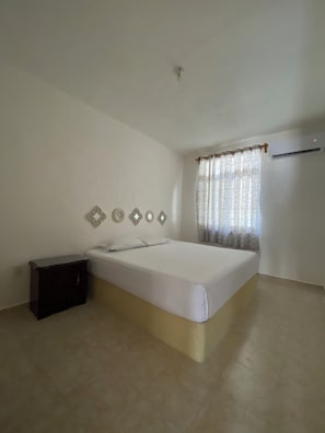 3 bedrooms, iron/ironing board, travel cot, free WiFi