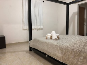 3 bedrooms, iron/ironing board, travel cot, free WiFi