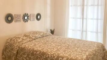 3 makuuhuonetta, vauvan matkasänky, Wi-Fi