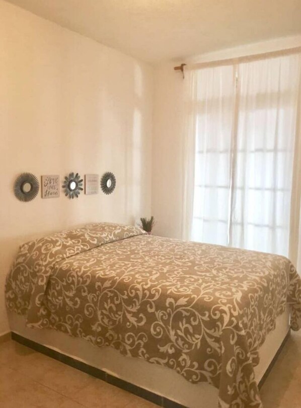 3 Schlafzimmer, Reisekinderbett, WLAN