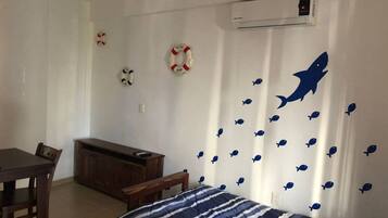 1 chambre, fer et planche Ă repasser, Wi-Fi gratuit, draps fournis