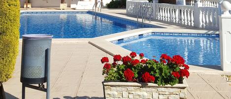 屋外プール、温水プール