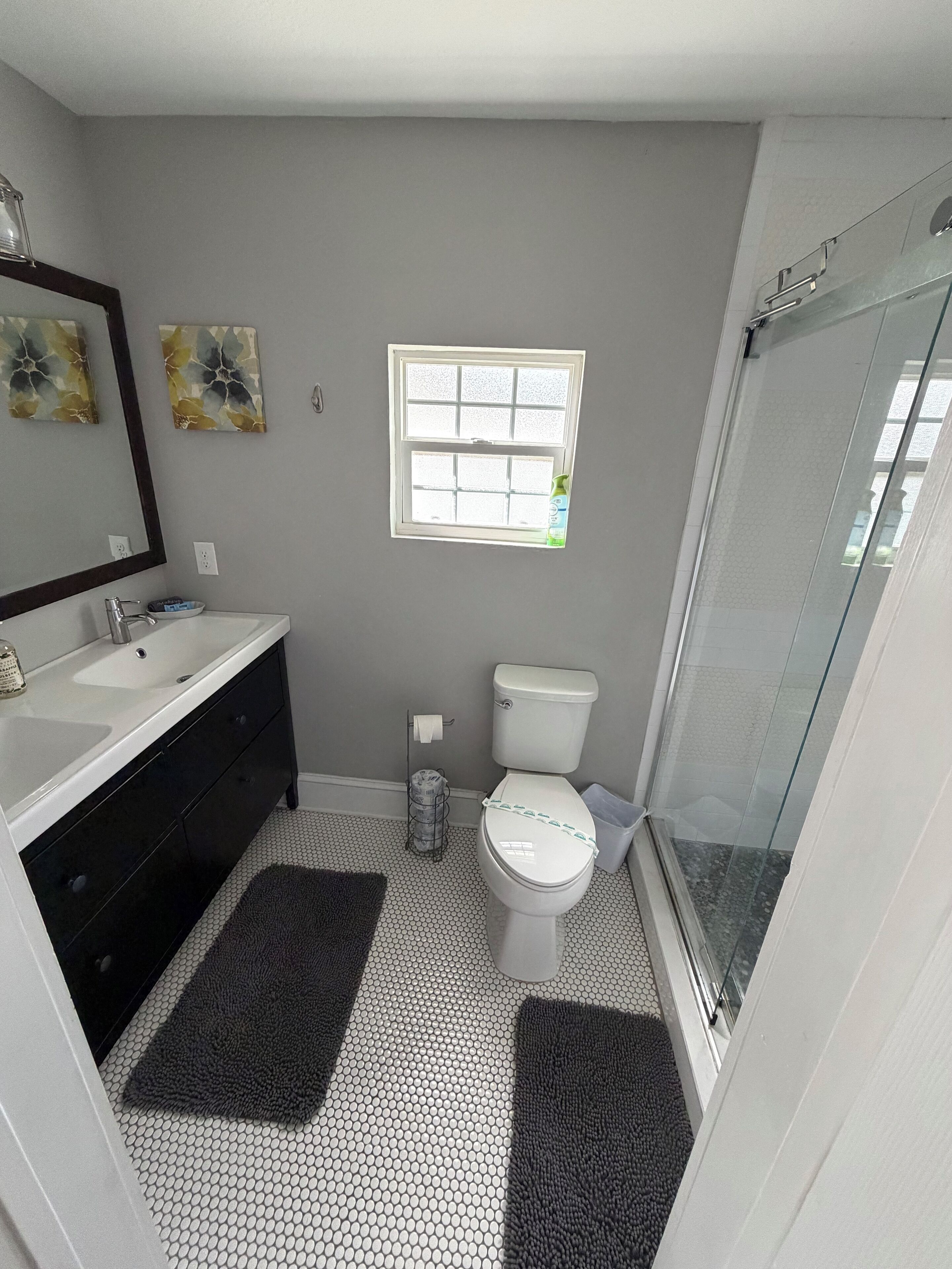 Combined shower/tub, hair dryer, towels, soap
