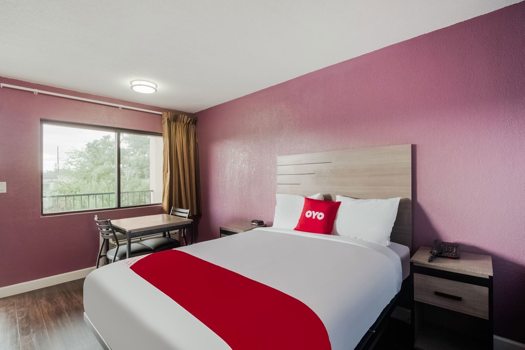 Desk, free WiFi, bed sheets