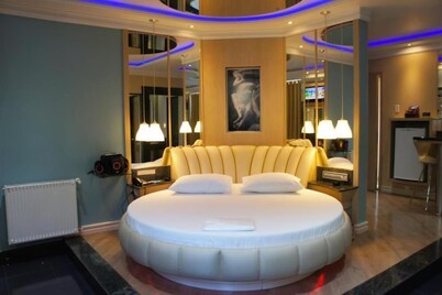 Ettus Motel