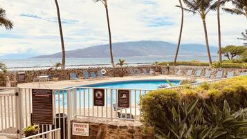 حمّام سباحة خارجي، حمّام سباحة مُدفَّأ