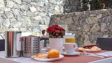 Desayuno bufé gratuito y diario