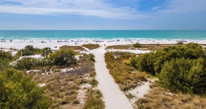 Cottage Across The Street From #1 Beach