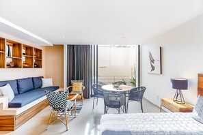 Interior - Incredibly located studio w/ WiFi, partial AC & shared rooftop, pool, BBQ area (Playa del Carmen)