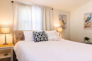 3 bedrooms, desk, iron/ironing board, free WiFi