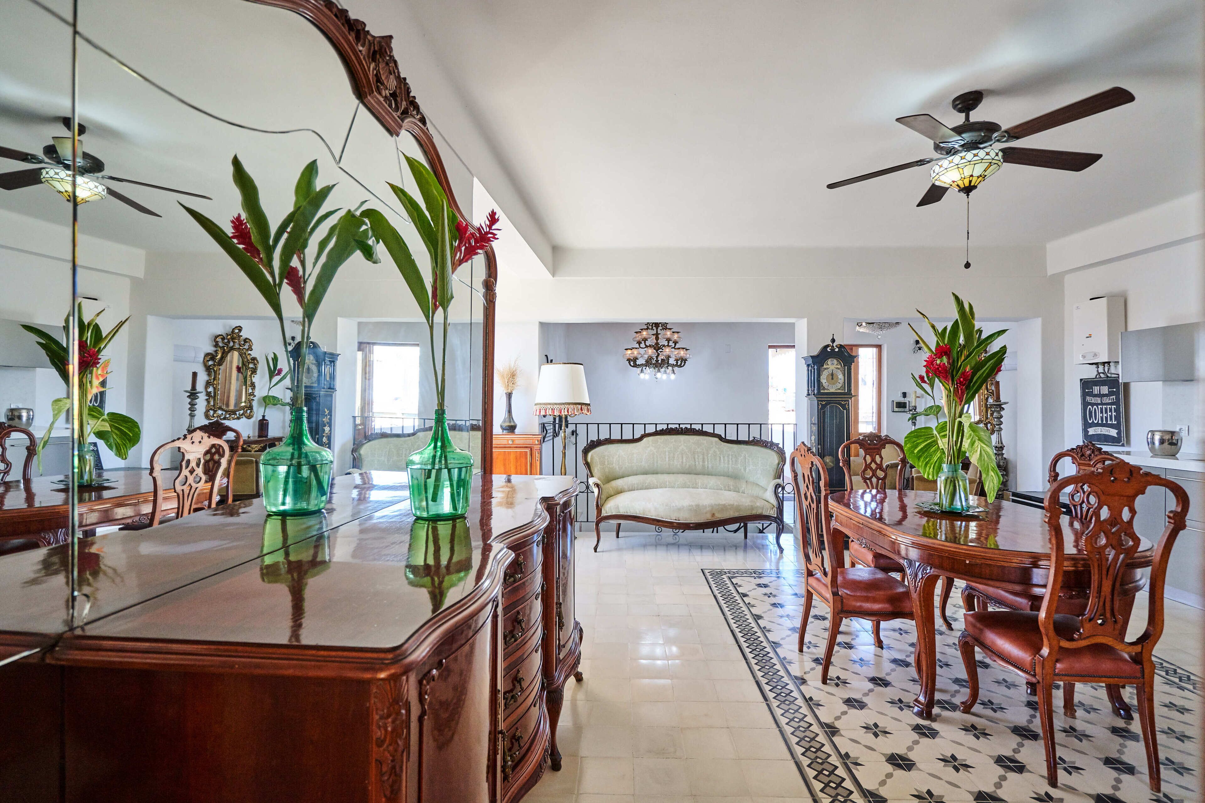 daily continental breakfast (eur 10 per person)