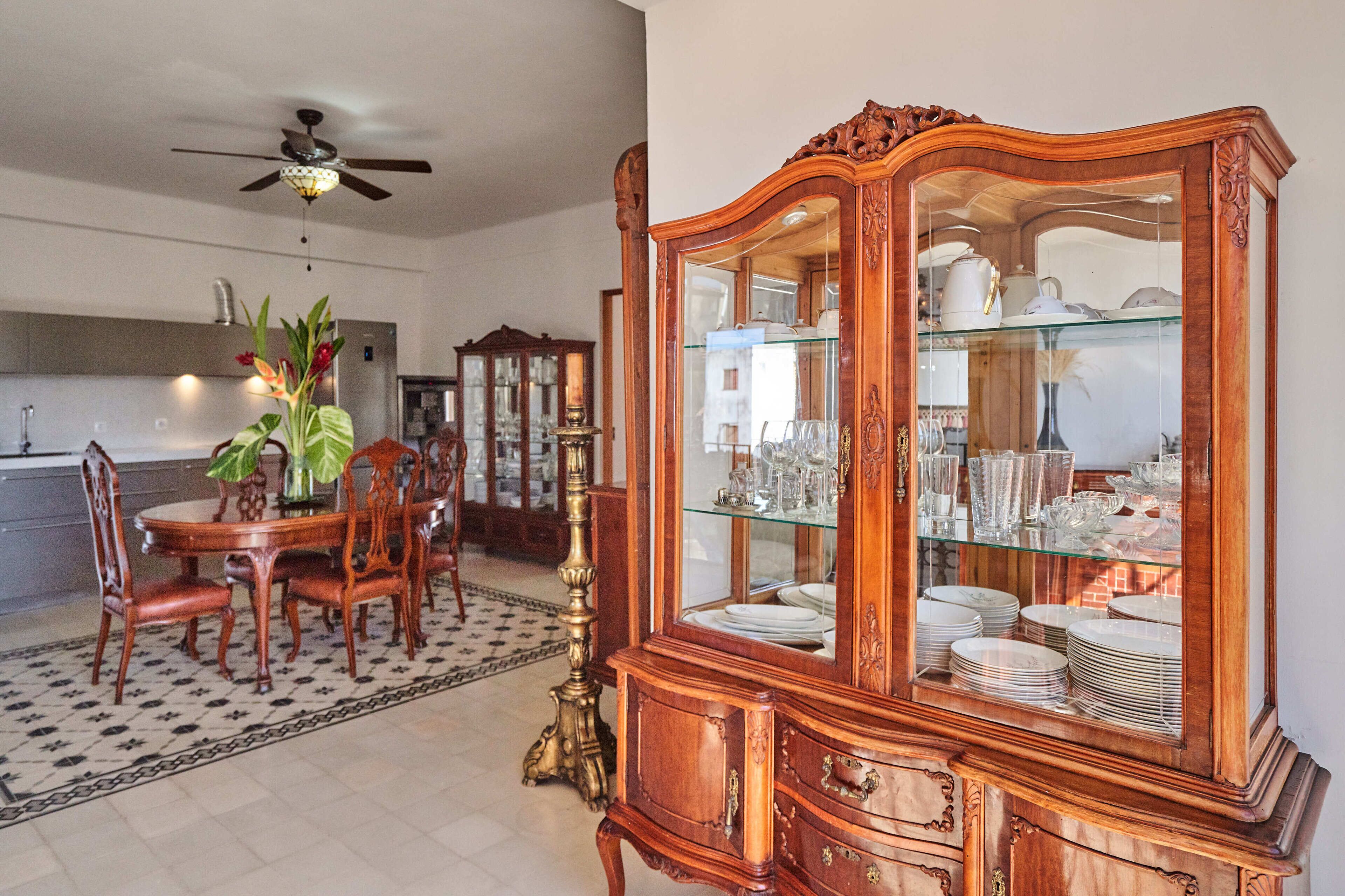 daily continental breakfast (eur 10 per person)