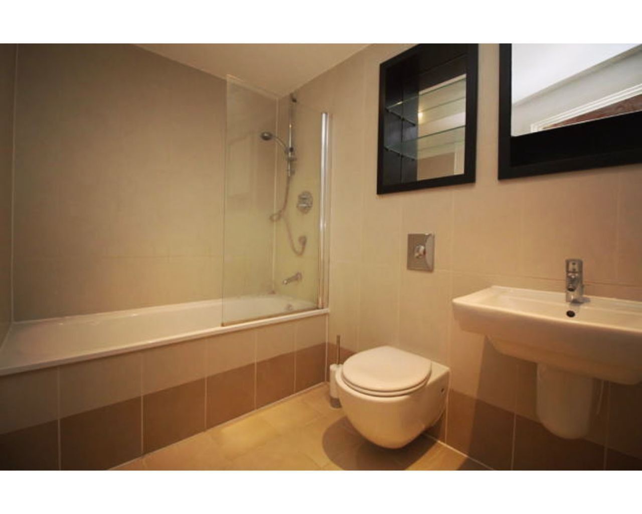 Deluxe Apartment, Private Bathroom | Bathroom