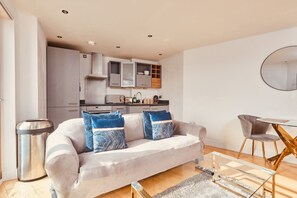 Apartamento luxo, banheiro privativo | Lounge