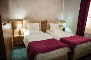 20 bedrooms, in-room safe, laptop workspace, soundproofing - Issam Otel (Sheki)