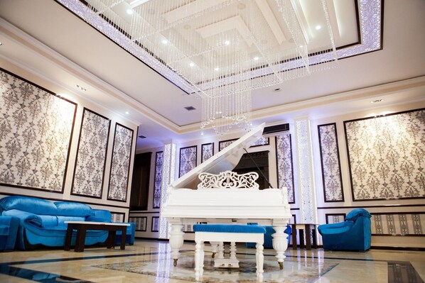 Lobby-Lounge