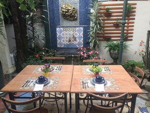 Desayuno buffet incluido todos los días 