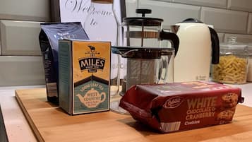 House, Private Bathroom | Food and drink