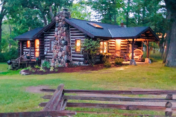 Dancing Bear - A Genuine Log Cabin in Harbor Springs
