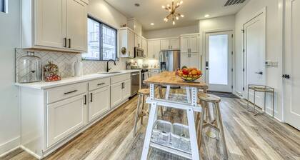 Dog-friendly, two story condo w/deck and outdoor dining area -near downtown