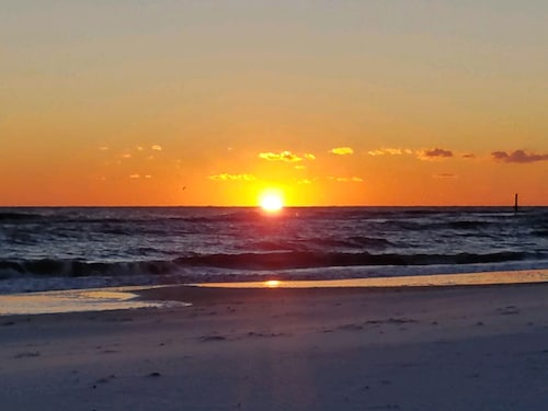 Steps to the gorgeous Mexico Beach!