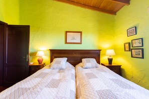 3 bedrooms, soundproofing, iron/ironing board, free WiFi