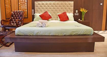 Chambre Coloniale | Park Street Ă  1 Km | WIFI | TV | AC