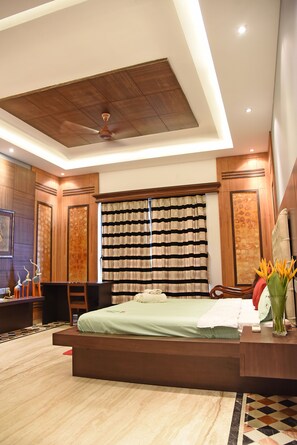 1 bedroom, iron/ironing board, WiFi, bed sheets - Colonial Room|Park Street is 1 Km away|WIFI|TV|AC (KOLKATA)