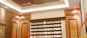 Colonial Room|Park Street is 1 Km away|WIFI|TV|AC