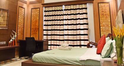 Chambre Coloniale | Park Street Ă 1 Km | WIFI | TV | AC