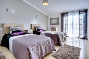 4 bedrooms, WiFi, bed sheets