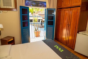 华丽双人房 | 迷你吧、办公桌、笔记本电脑工作区、遮光窗帘