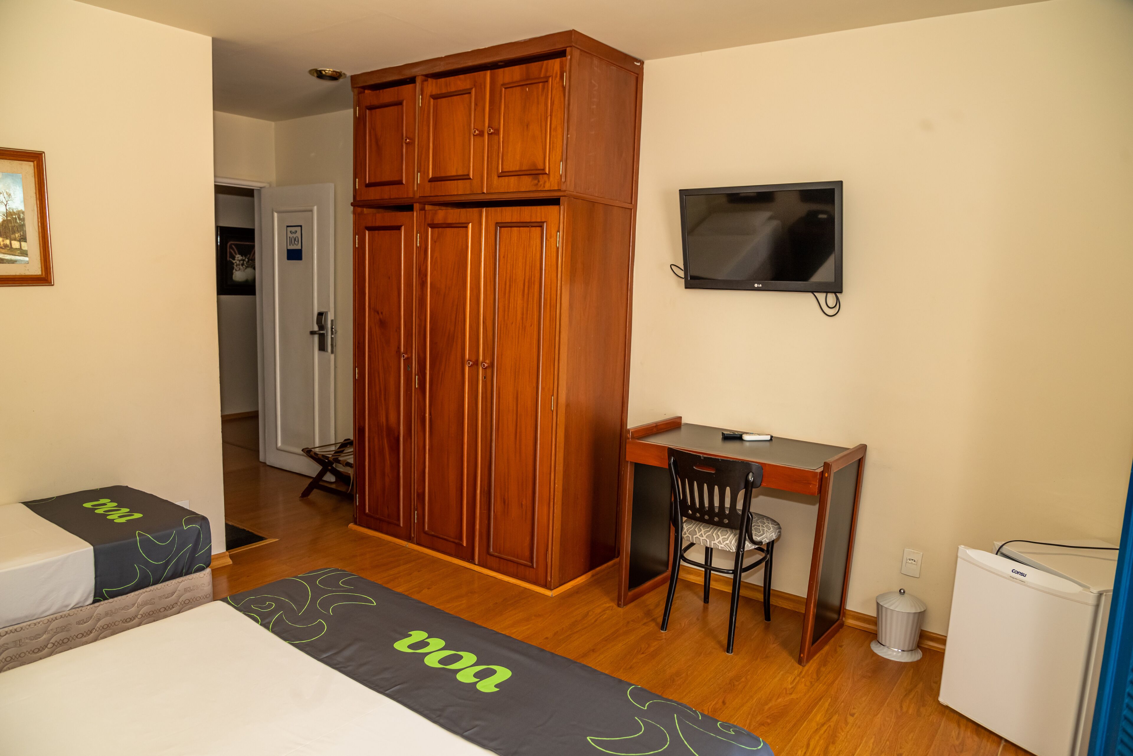 deluxe triple room | 1 bedroom, minibar, desk, laptop workspace