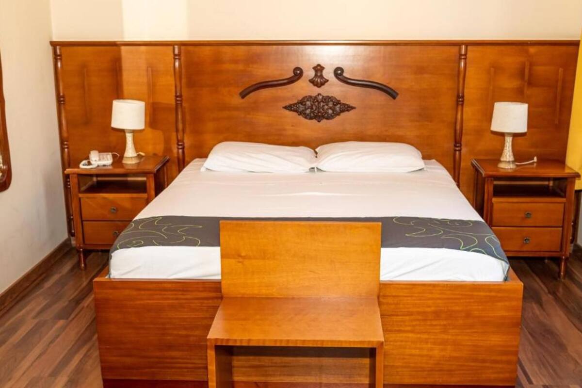 1 bedroom, minibar, desk, laptop workspace