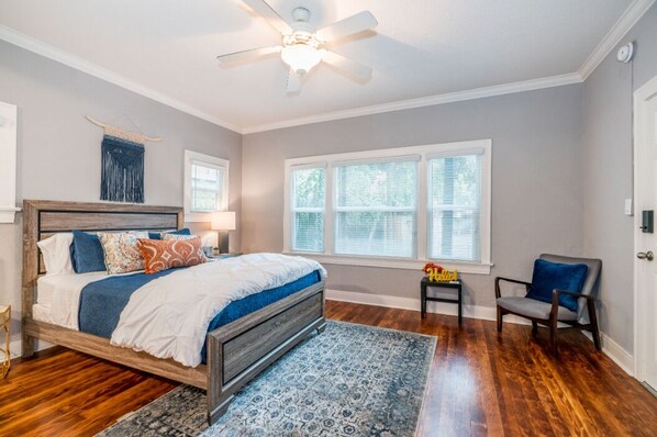 1 多间卧室、WiFi