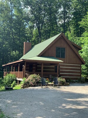 Exterior - Secluded, pet-friendly close to Nashville! (Nashville)