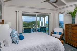 4 chambres, fer et planche à repasser, lit de bébé portatif