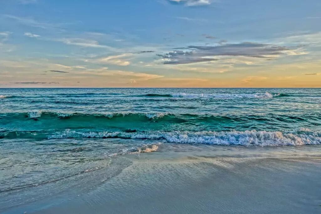 Beach nearby, sun loungers, beach towels