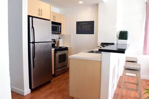 Fridge, microwave, oven, stovetop - Light-Filled Apt| Steps to Beach Convention Center (Miami Beach)