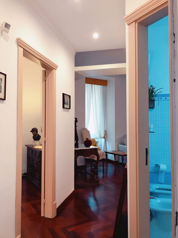 Interior - In the heart of historic Naples, Pizzofalcone 41b Holiday House, 90 square meters (Napoli)