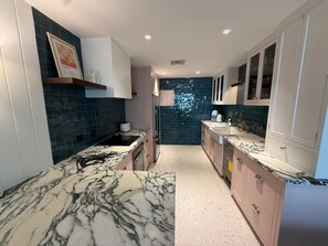 Microwave, oven, stovetop, dishwasher